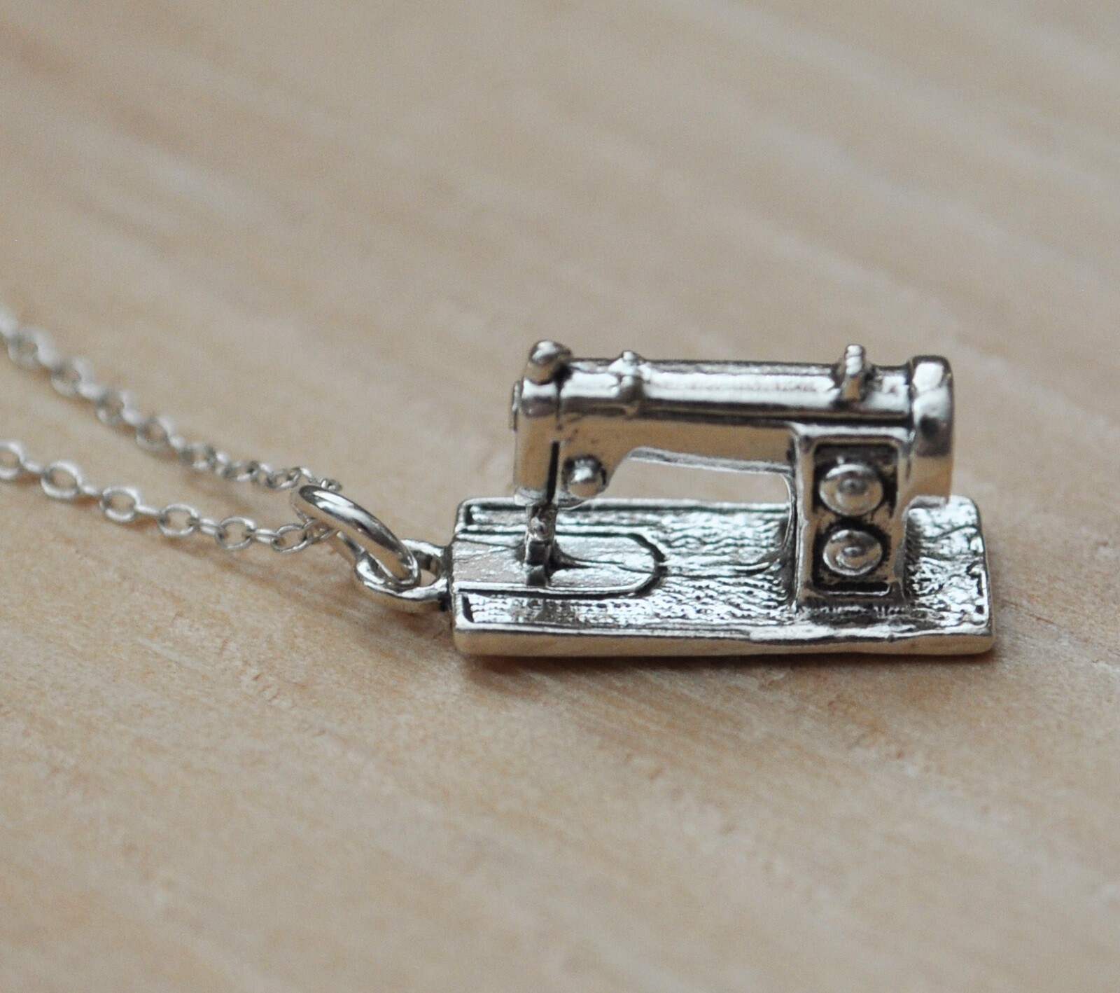 Sewing Machine Charm Necklace – 925 Sterling Silver Charm *NEW* Sewing Craft