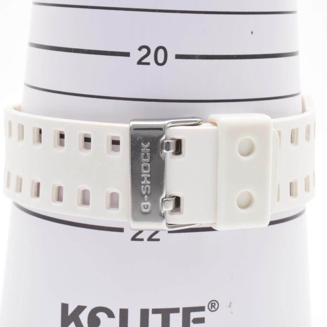 Working condition CASIO G-SHOCK men’s analog-digital watch, white.