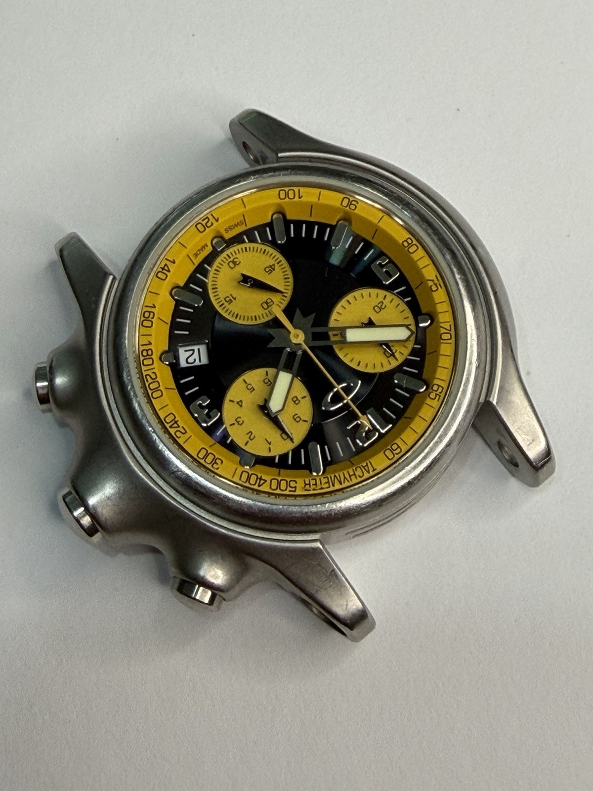 Oakley Holeshot Watch Head Yellow Dial. Oakley Hole Shot Watch’s Case X-Metal