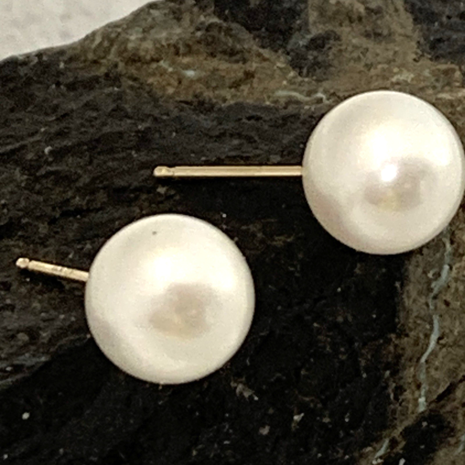 14K Akoya Pearl 7.6mm Stud Earrings 1.3g Gold Post Saltwater Luster AAA+