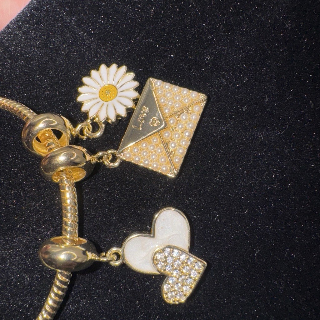 Oro Laminado Gold Filled Love Charm Bracelet 7” Adjustable Made in Italy