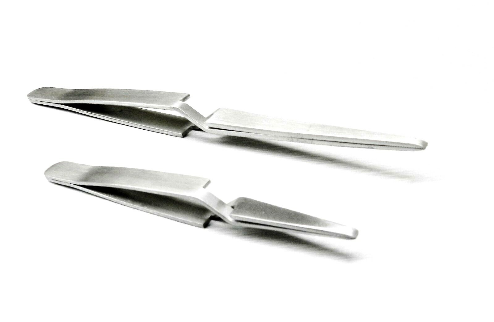 2 Tweezers Cross Lock Blunt Tips Self Locking Reverse Action Soldering Set of 2