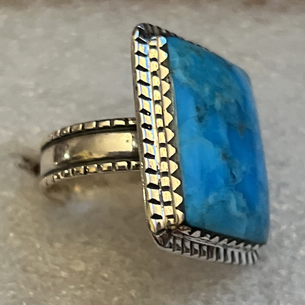 Kingman Turquoise Statement Ring 6 Sterling Silver 9.40 Grams 12.00 ctw