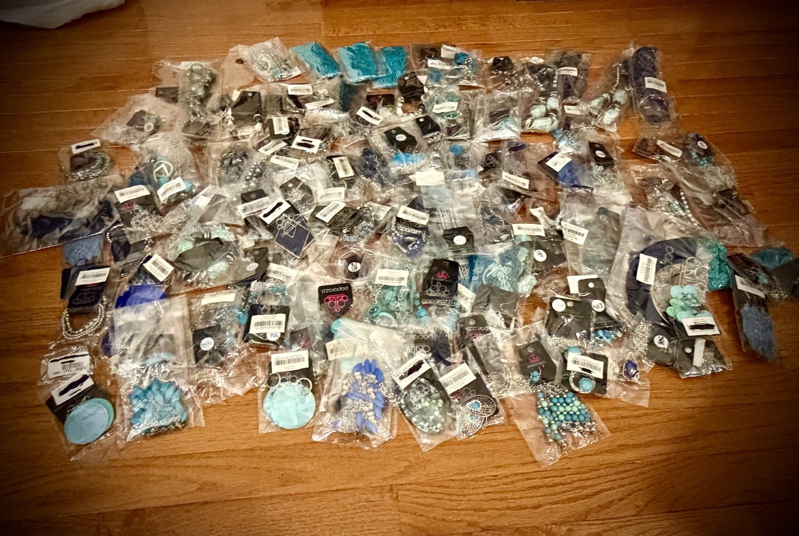 Paparazzi Jewelry lot bulk of 115 pieces (50 cents per piece) Box #1