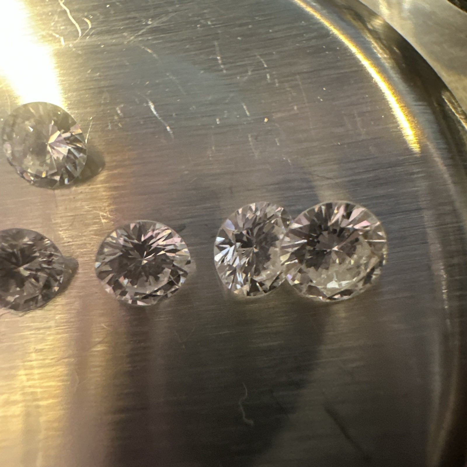 Natural Round Brilliant Cut Diamond Parcel 1.65cts H-I, SI-I 3.3mm To 4.2mm