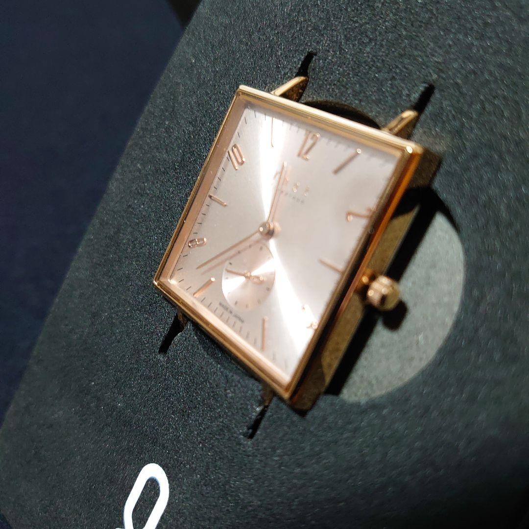 Knot Square SQ-32RGRG with selectable genuine strap