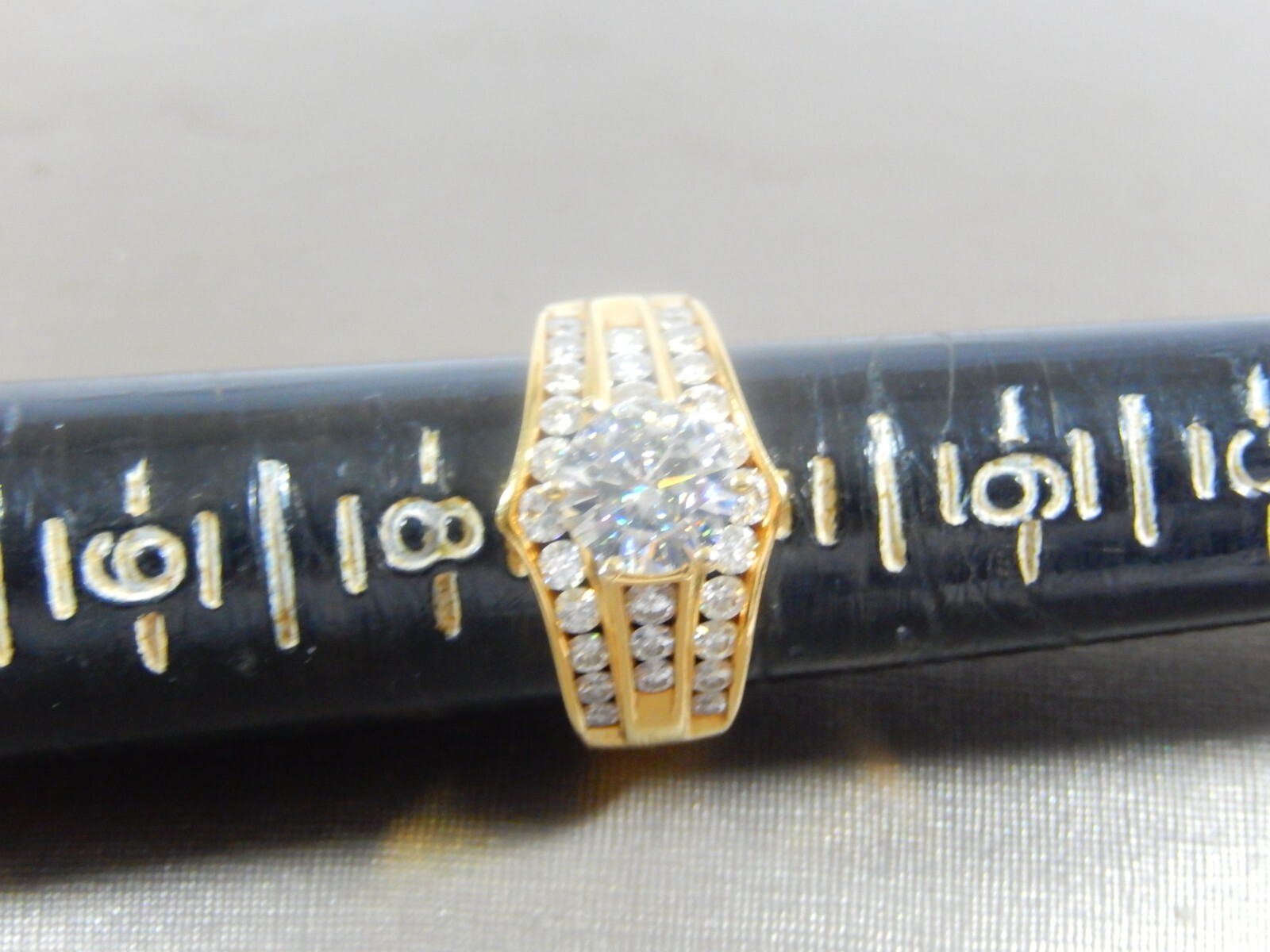 14K YG Approx. 2.5 CTW CERTIFIED MOISSANITE RING, GTR MOI S7 9.11g