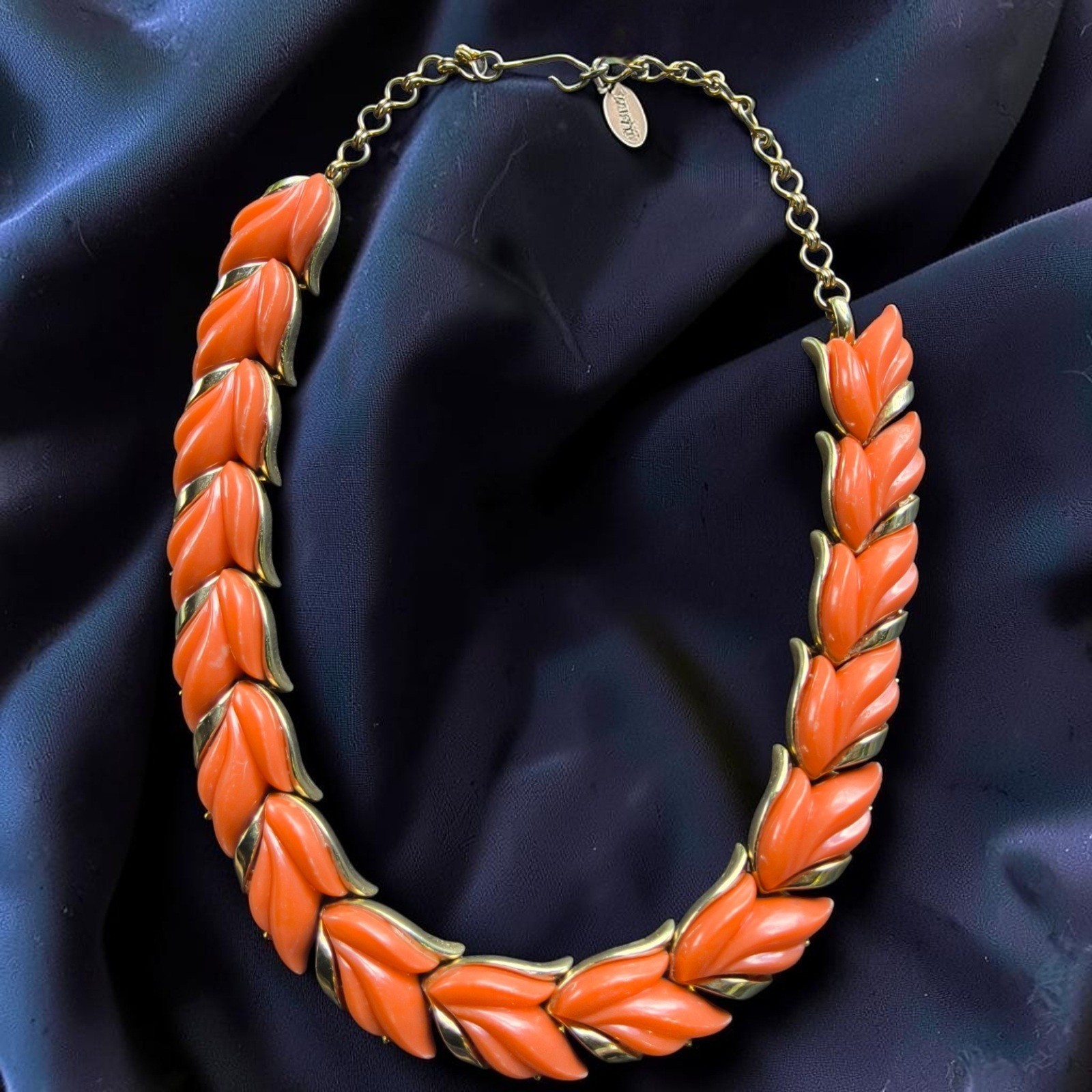 Vintage Dafri Orange Thermoset Lucite Leaf Choker Necklace Mid Century MCM 15″
