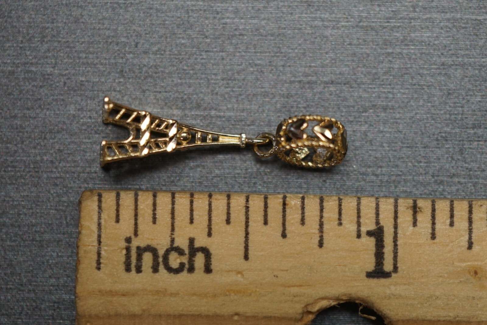 14K Solid Yellow Gold 0.8″ Diamond Cut Tiny Paris Eiffel Tower Charm Pendant.