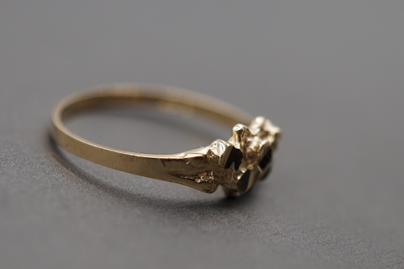 10K Solid Yellow Gold 6.2MM Diamond Cut Shine Nugget Band Ring. Size 5.5