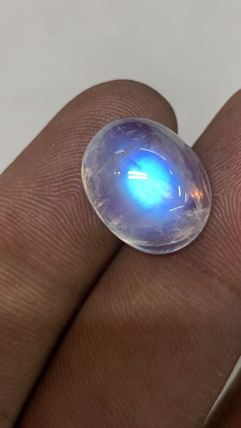 AAAAAAAA Quality Rainbow Moonstone Blue Fire Oval Shape Cabochon 12X15 MM