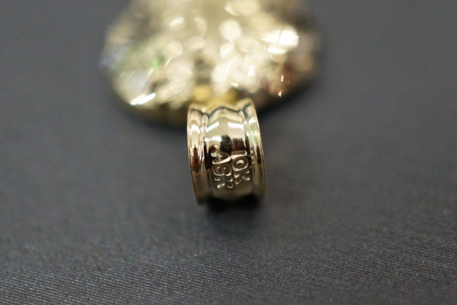 Real 10K Solid Yellow Gold 0.9″ Diamond Cut Polished Lion Head Charm Pendant.