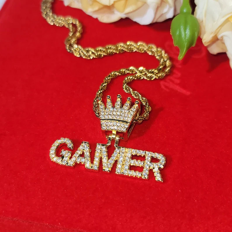 14K Yellow Gold Plated Personalized Letter King Pendant 3 Ct Simulated Diamond