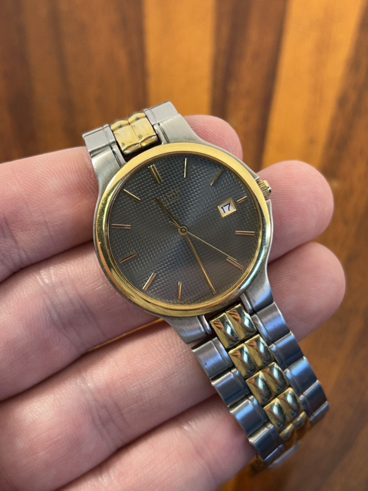 Vintage Pulsar Watch Men Gold Silver Tone Date V722-X103 Quartz 33mm New Battery