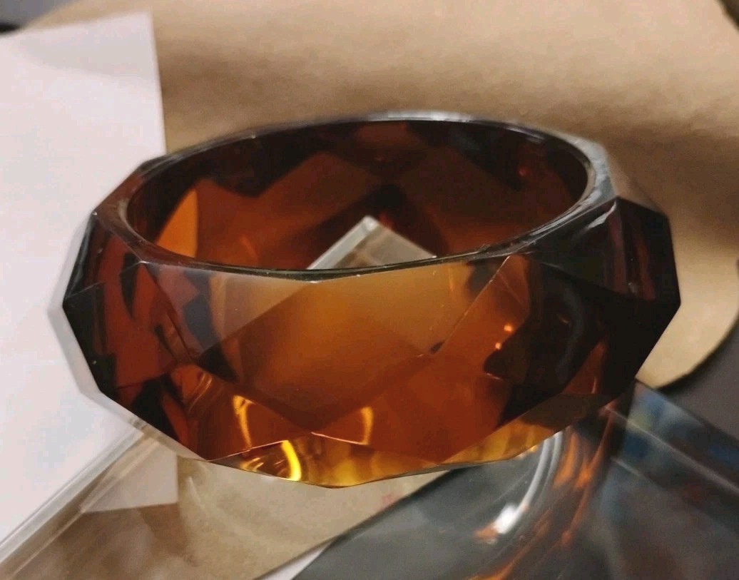 CHUNKY! Root Beer Toned Faceted Brown Acrylic/Lucite Bangle Bracelet, Nice!