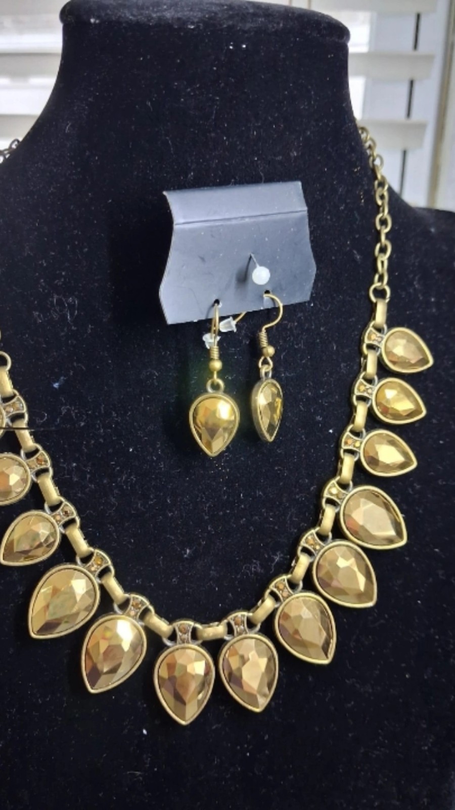 Luxury Elegant Necklace Set – Timeless Beauty for Every Special Occasion