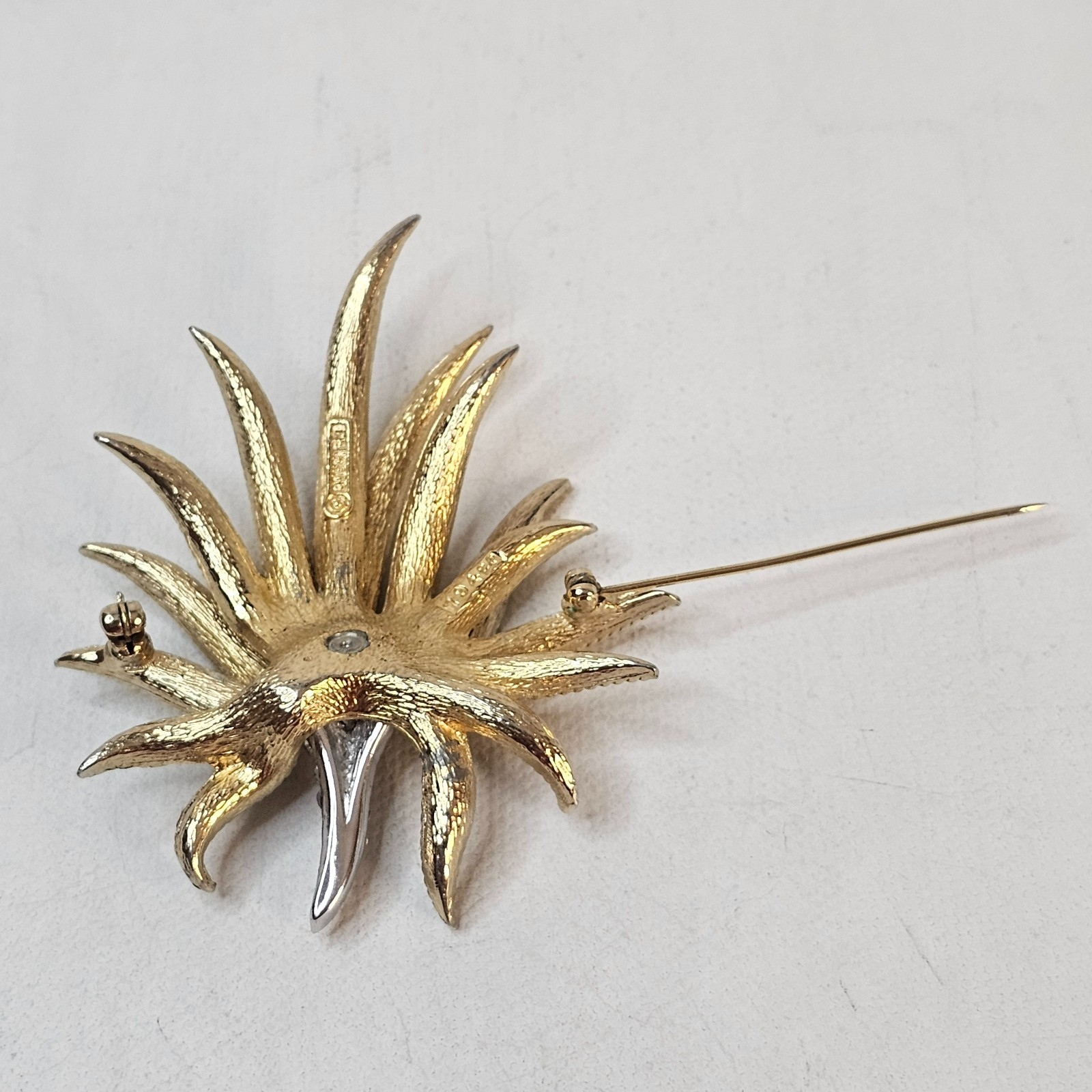 Boucher 7942P Leaf Bouquet Brooch Flower Plant GoldTone Clear Rhinestone Damaged