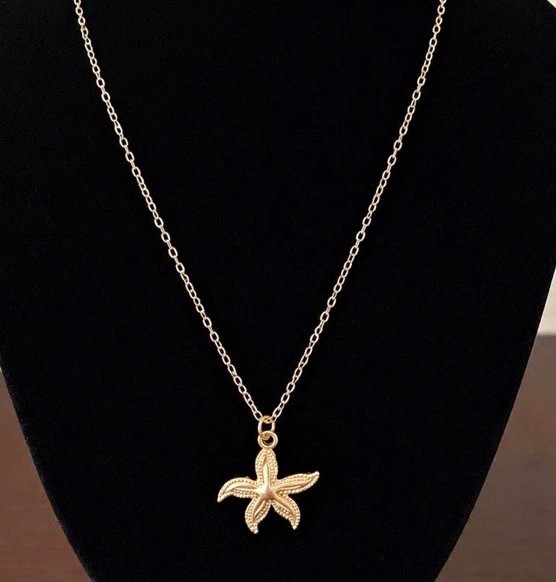 Gold Tone Metal Starfish Charm Pendant Cable Chain Necklace Lobster Adjustable