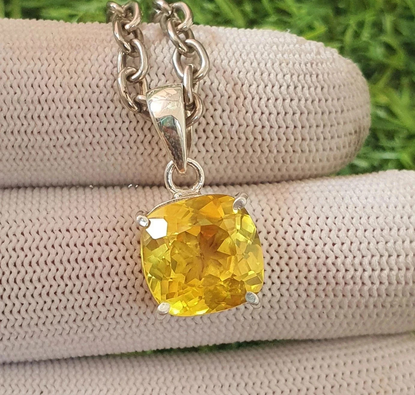 Natural 22 Ct Yellow Sapphire Cushion Cut 925 Solid Silver Pendant Gemstone