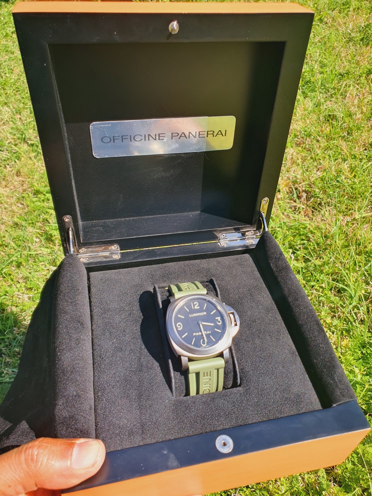 Make An Offer – Panerai Luminor Titanium PAM176 – Green Strap