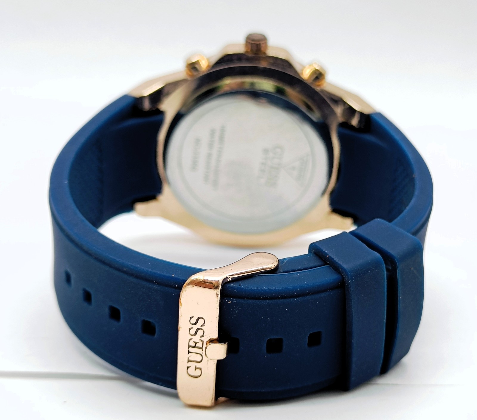 Amazing Guess Chronograph Date Indicator Quartz Analog Men’s Wrist Watch