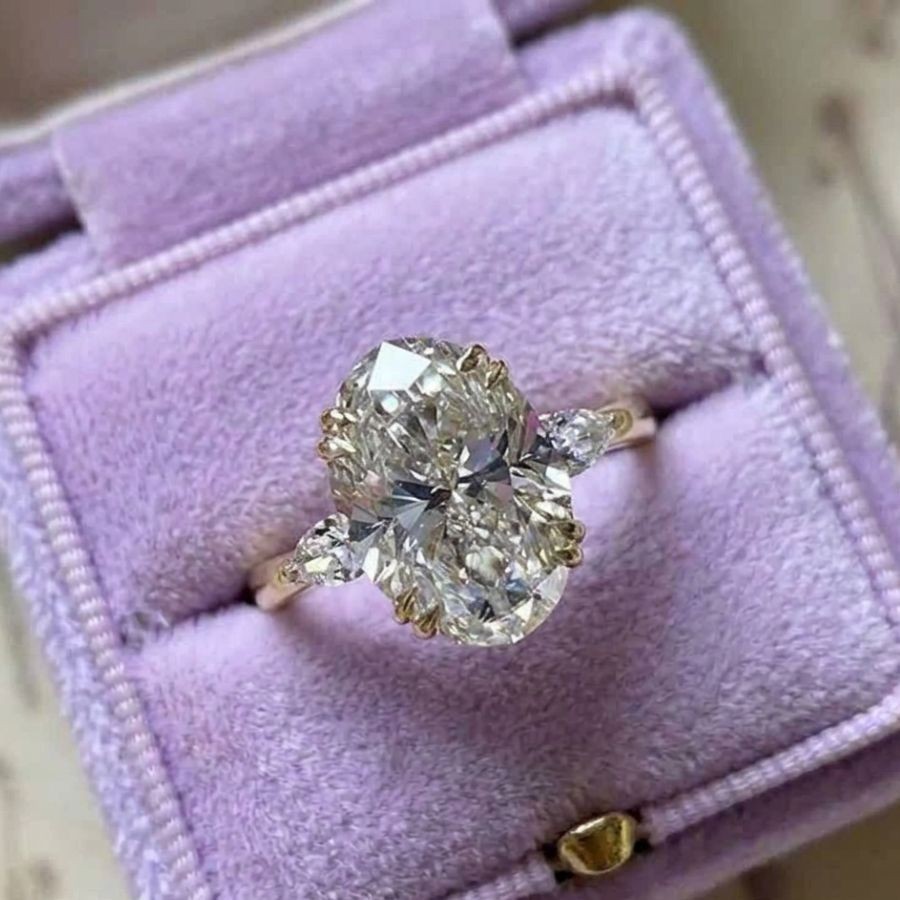 2.40Ct Oval-Cut VS1 Lab Grown Diamond Wedding Engagement Ring 14k Yellow Gold