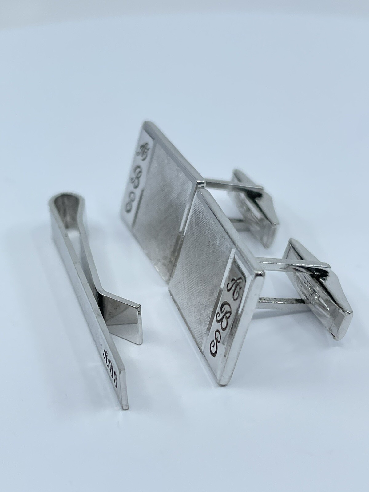Arthur Anderson Monogram ABS cufflinks and tie clip set sterling 7/8″