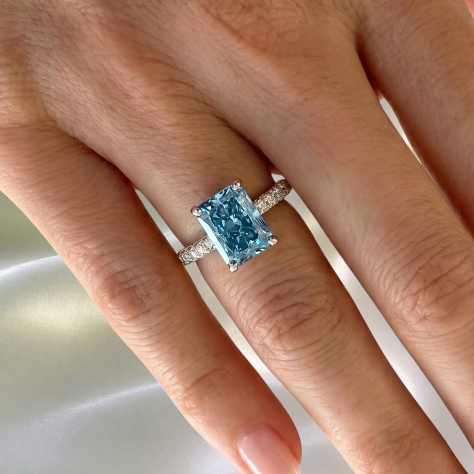 950 Platinum IGI Lab Grown Diamond Ring Fancy Intense Blue 3.50 Ct Radiant Cut