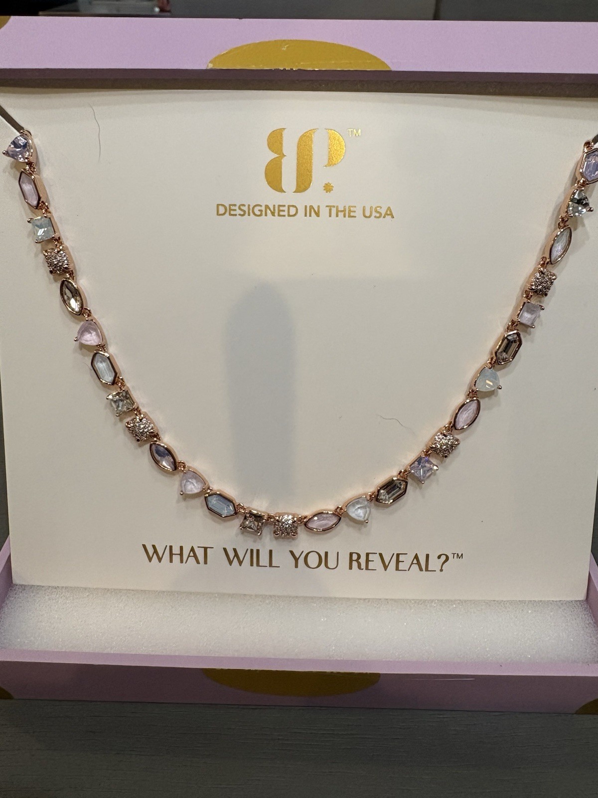 NK48176 Wherever You Go Color: Desert Oasis Materials: Rose Gold Plating