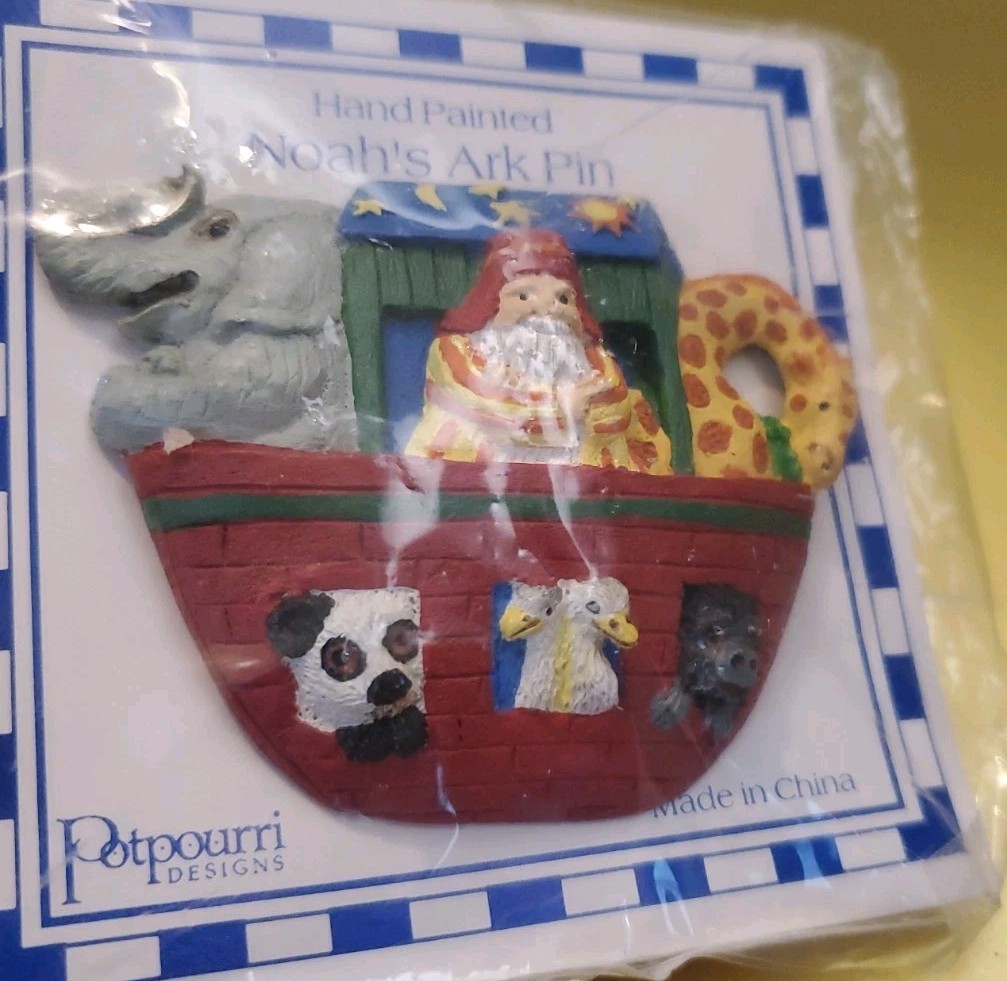 VTG Potpourri Designs Noahs Ark Hand Painted Resin Brooch Pin 3″ x 2.25″
