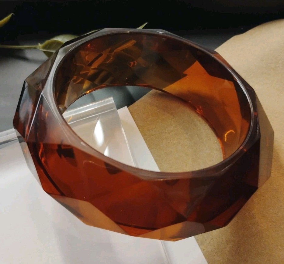 CHUNKY! Root Beer Toned Faceted Brown Acrylic/Lucite Bangle Bracelet, Nice!