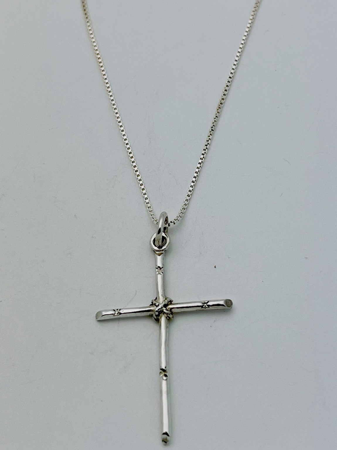 925 Sterling Silver 5.3 Gram  D/Cut Cross Necklace 22”