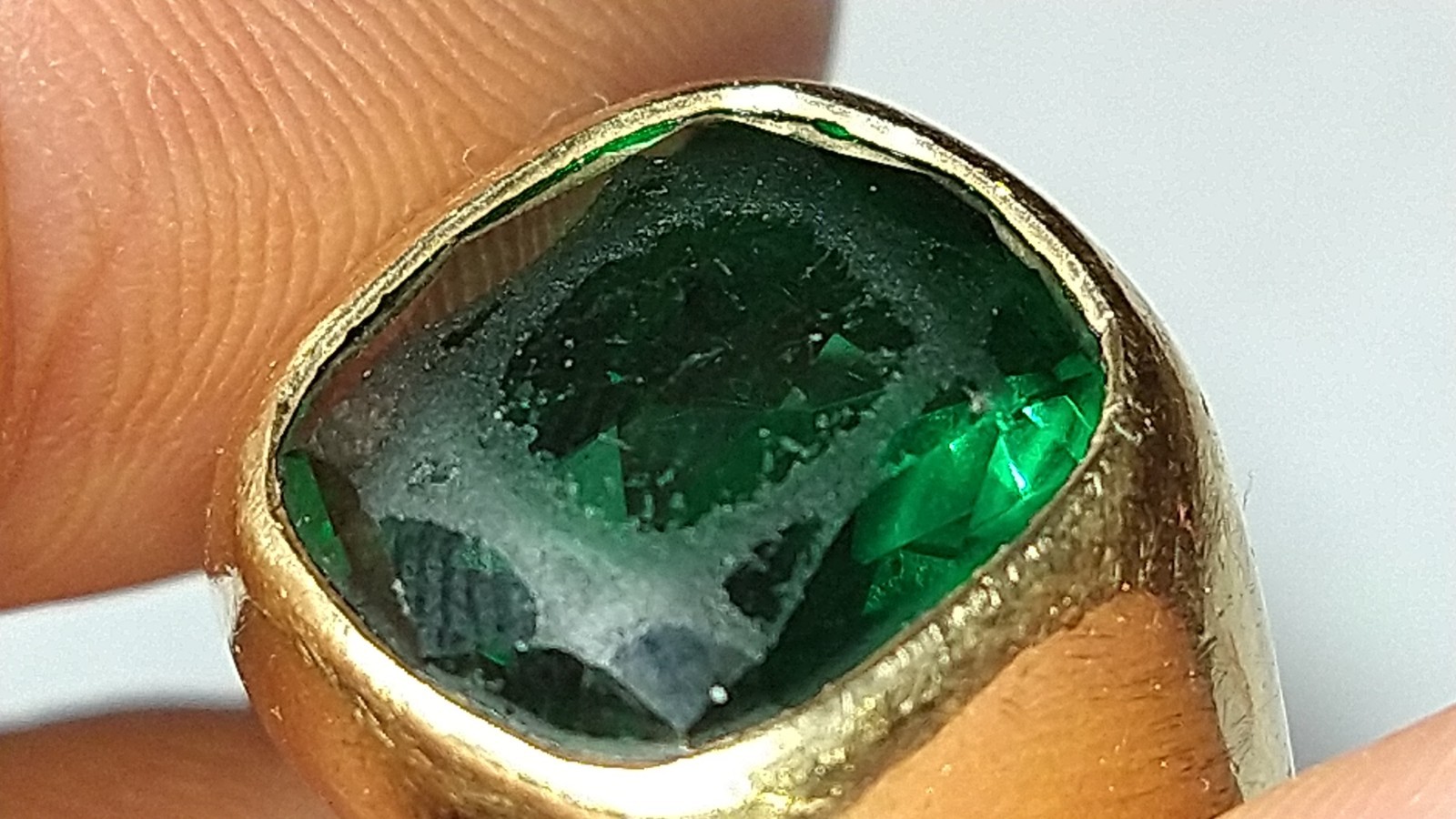 Solid heavy 9k gold ring 12.0 grams – sz 10.75