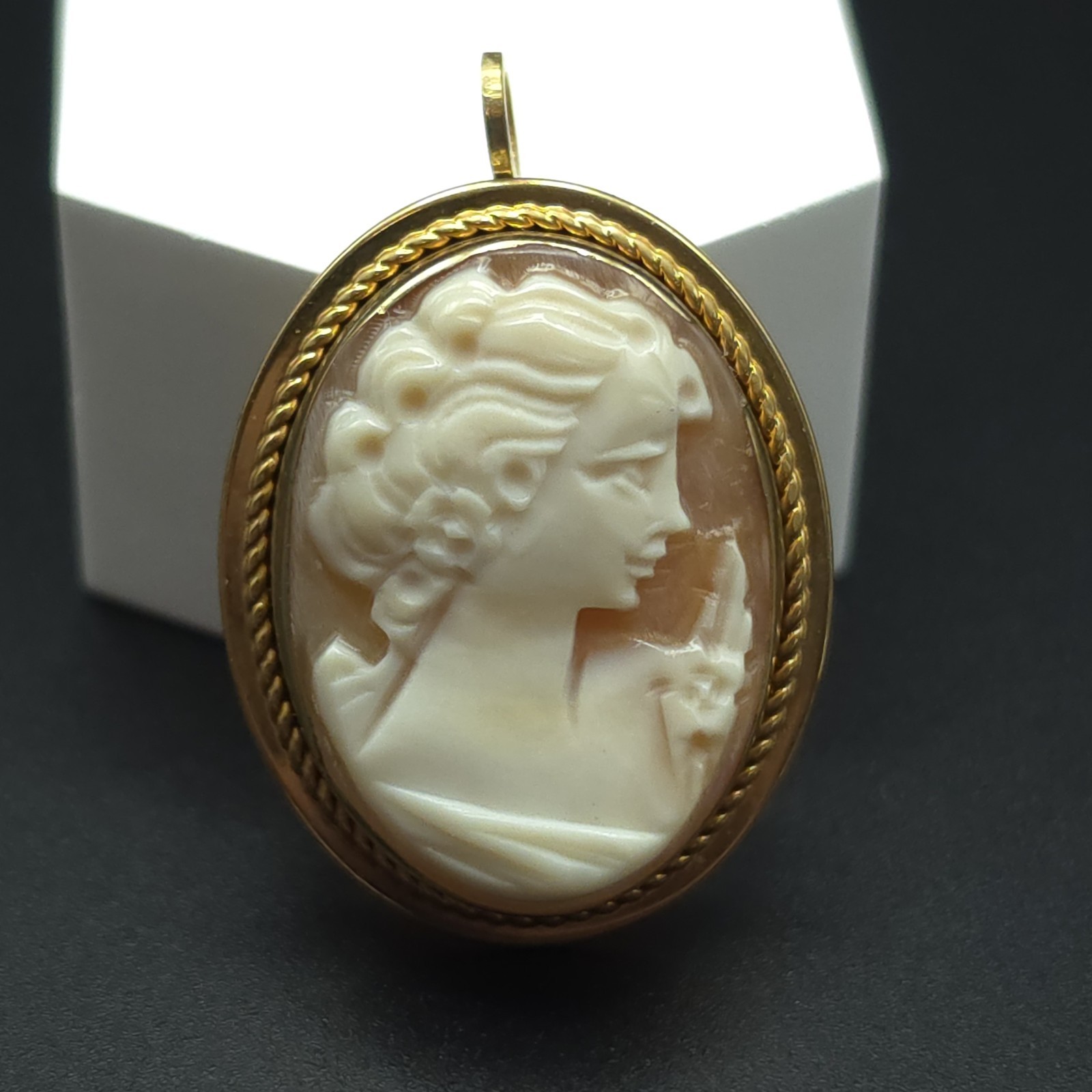 Vintage 14K Gold Filled Carved Shell Cameo Brooch Pendant Woman Profile
