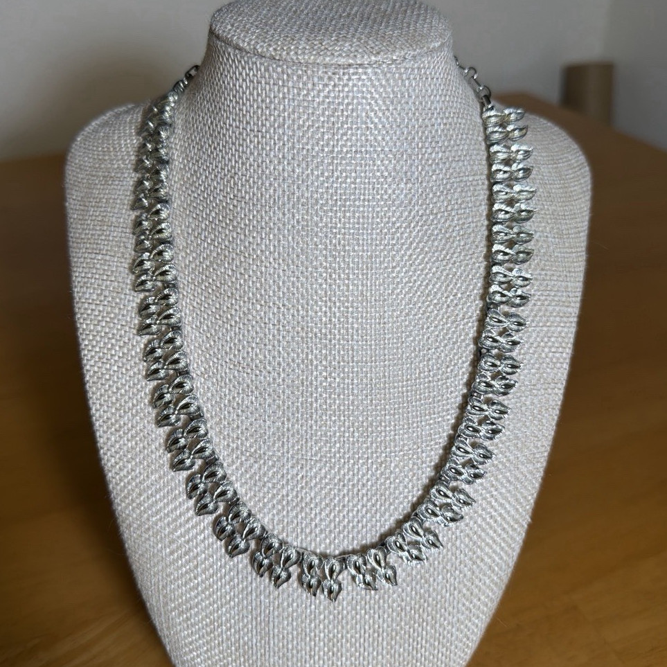 Vintage Coro Silver Tone Statement Leaf Link Chain Necklace 18” Hook Closure