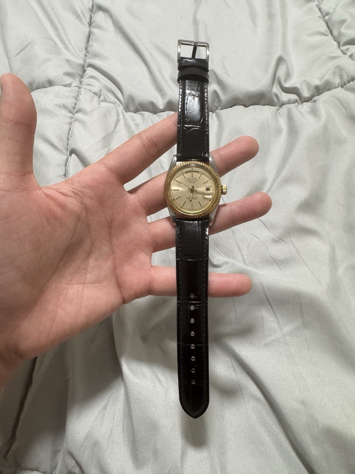 Elgin Vintage Dress Watch Gold Tone Quartz, President Day/Date Feature