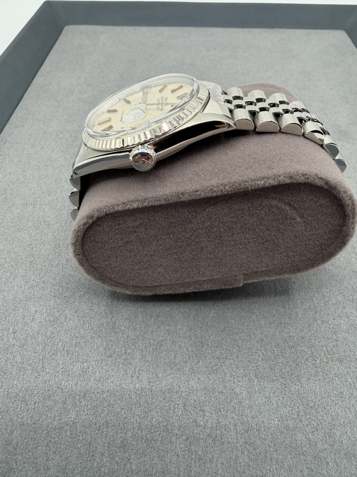 Rolex Datejust 36MM Silver Linen Dial Jubilee Bracelet – 16014-1983 – RARE LINEN