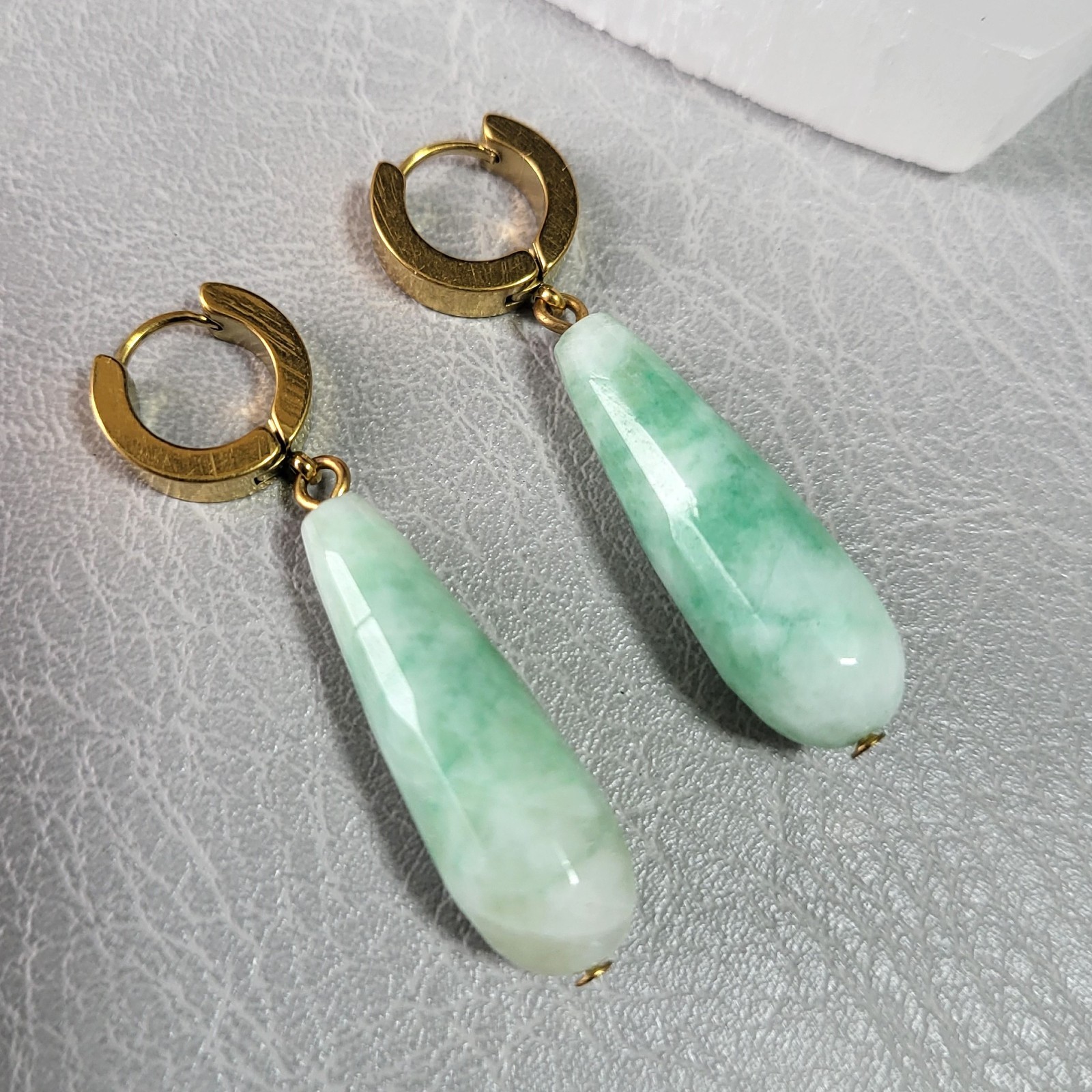 Green quartz jade long teardrop earrings with hoop closure