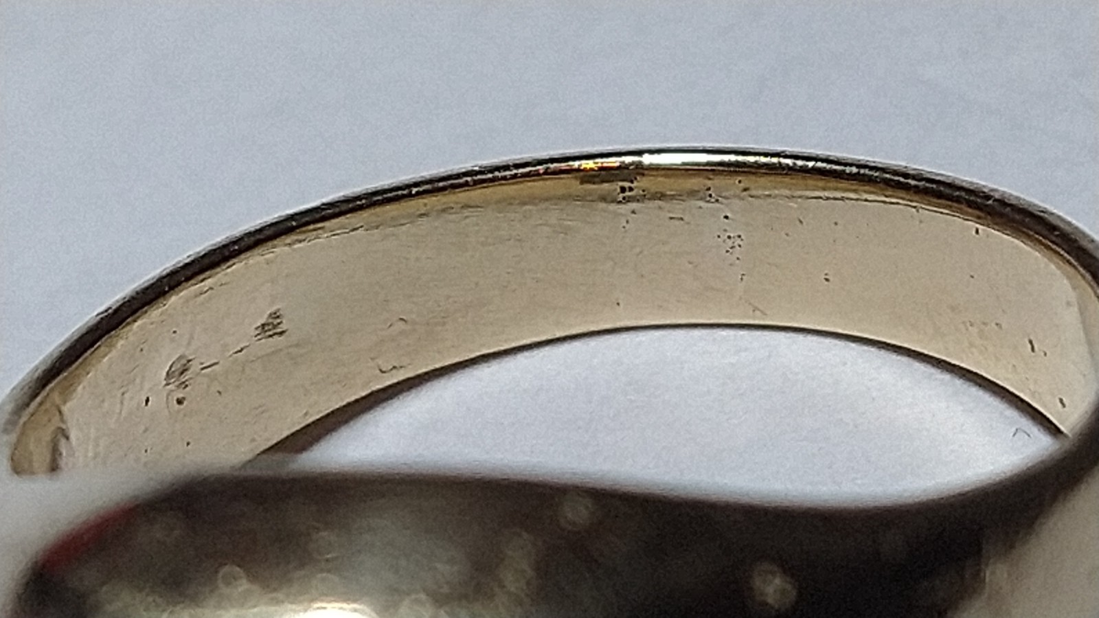Solid heavy 9k gold ring 12.0 grams – sz 10.75