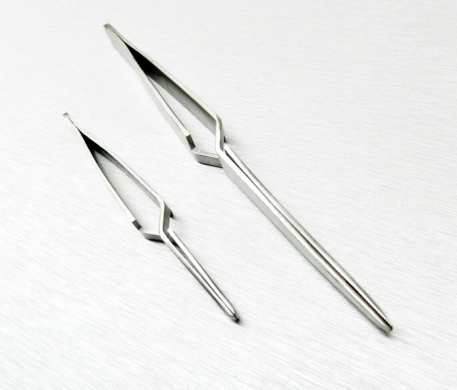 2 Tweezers Cross Lock Blunt Tips Self Locking Reverse Action Soldering Set of 2