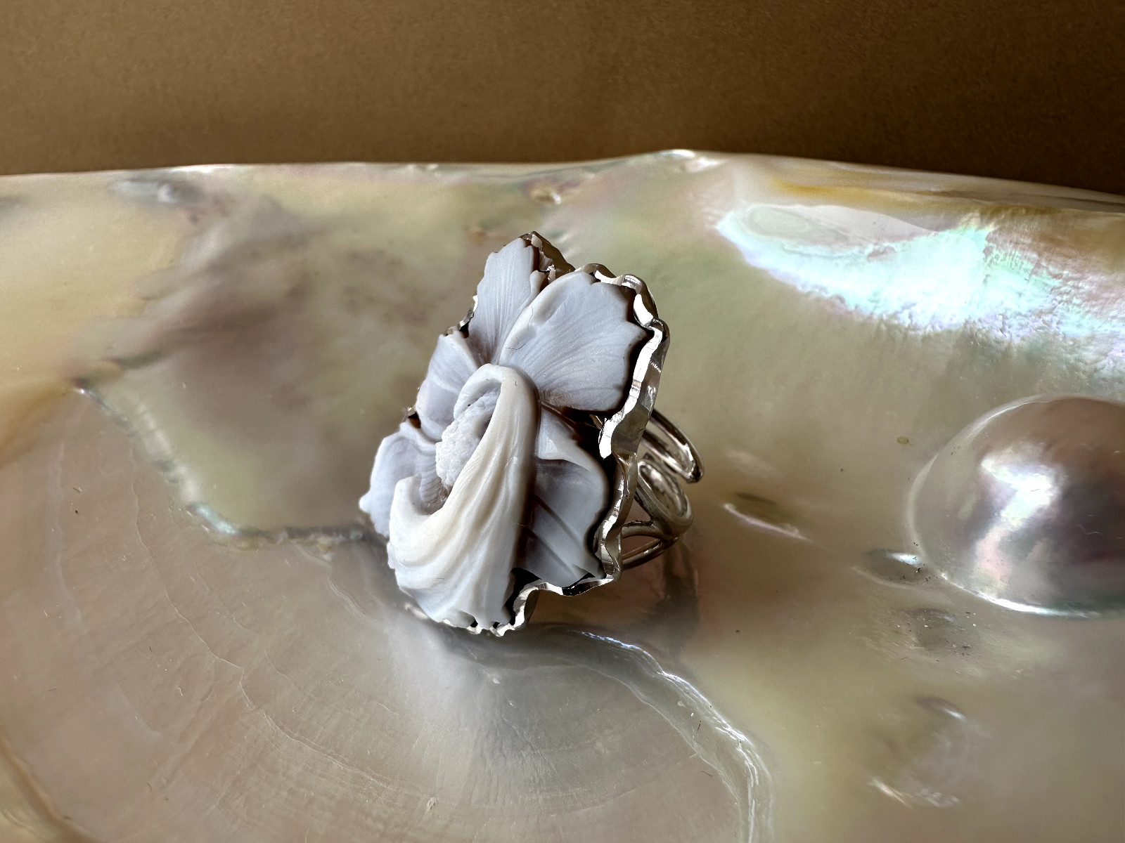 925 Silver Ring with True Sardonic Cameo Three Dimension Engraved “Flower”