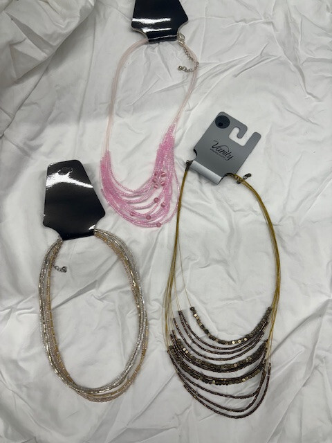 FASHION JEWELRY 24 PIECE GRAB BAG – BAGGED NO TANGLES & CARDED