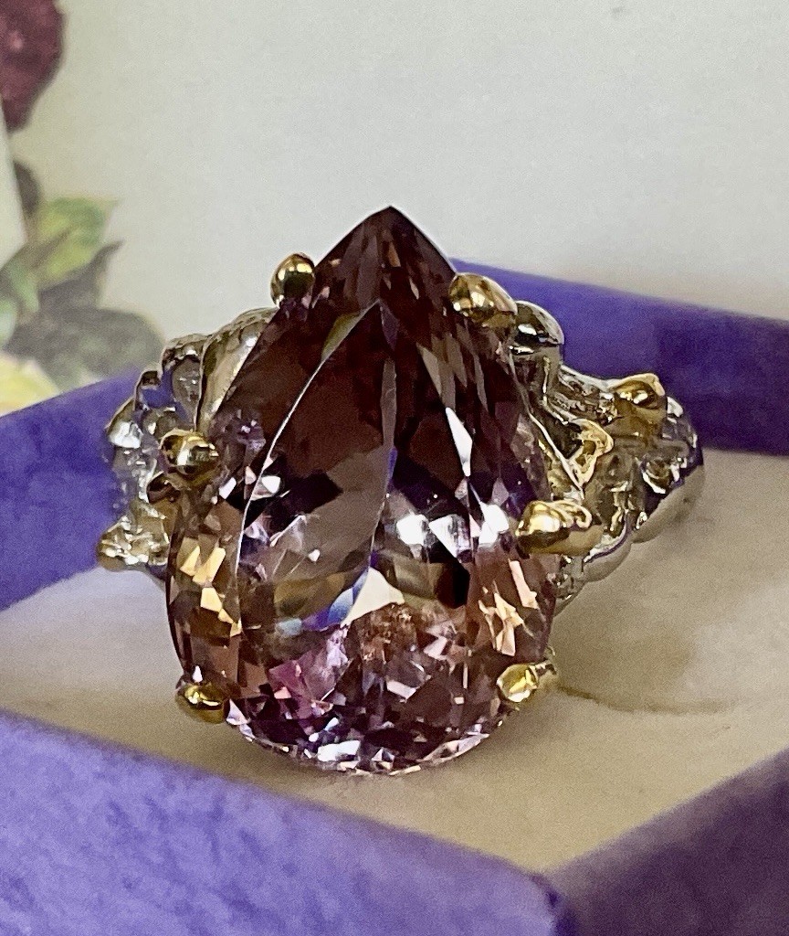LILAC TONED AMETHYST RING – 18X13mm Or 12ctw – SETTING IS IN A TREE BRANCH MOTIF
