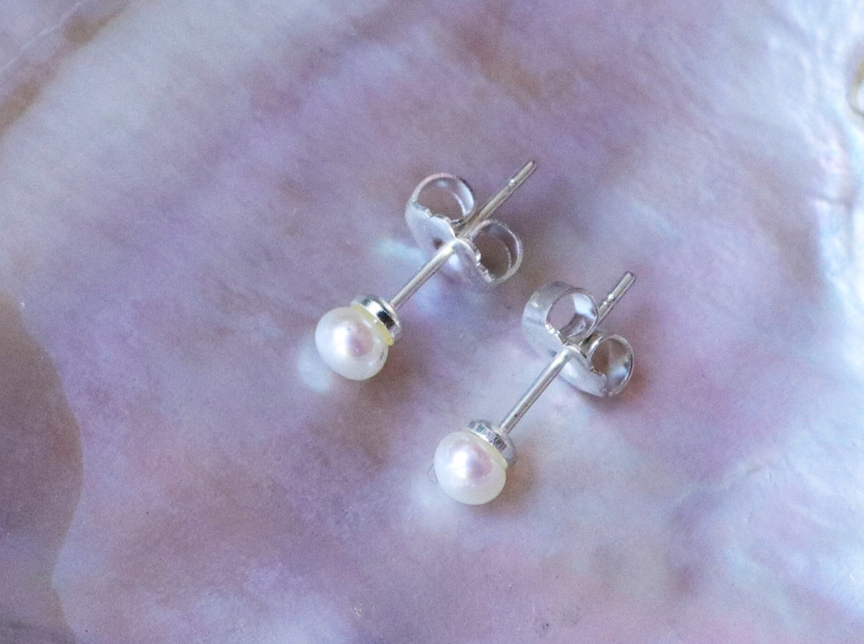 Tiny Natural Freshwater Pearl Stud Earrings, Pearl Earrings, Dainty Pearls studs