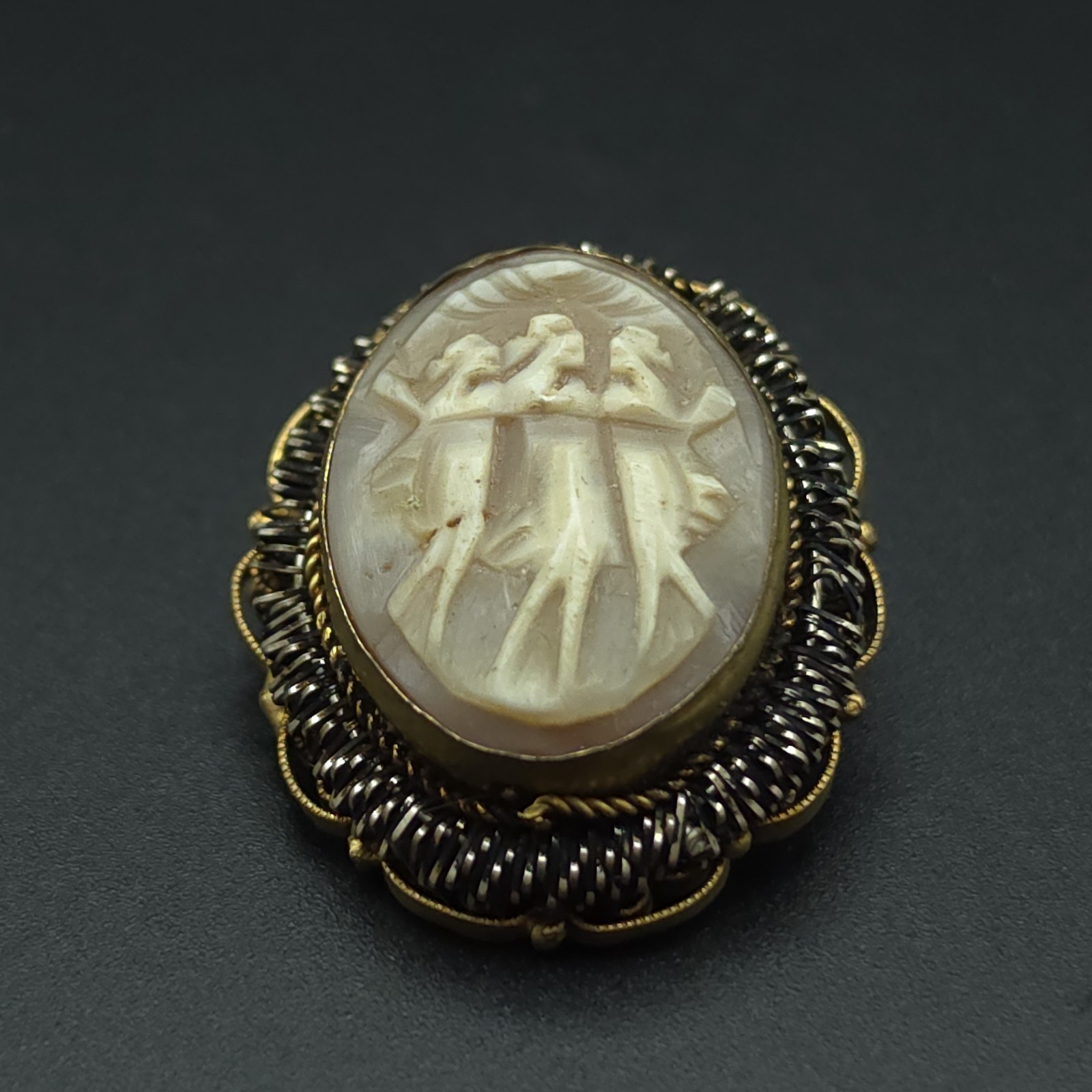 Antique Edwardian Carved Shell Three Graces Cameo Pendant Brooch Gilt Filigree