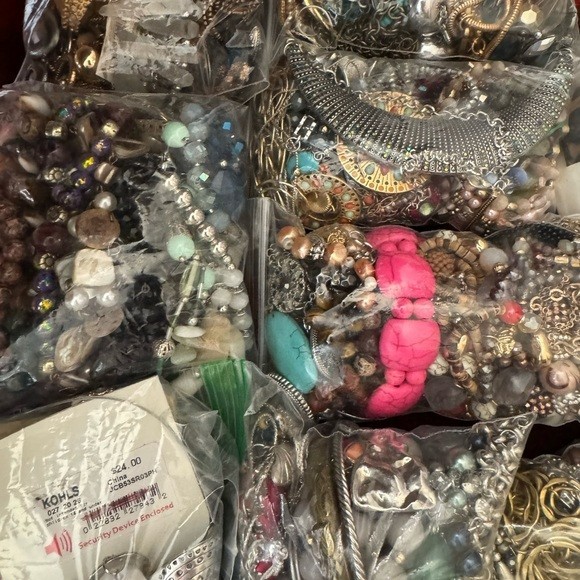 1 Pound Lb Mystery PREMIUM Jewelry Lot VTG to Modern Wearable (READ DESCRIPTION)