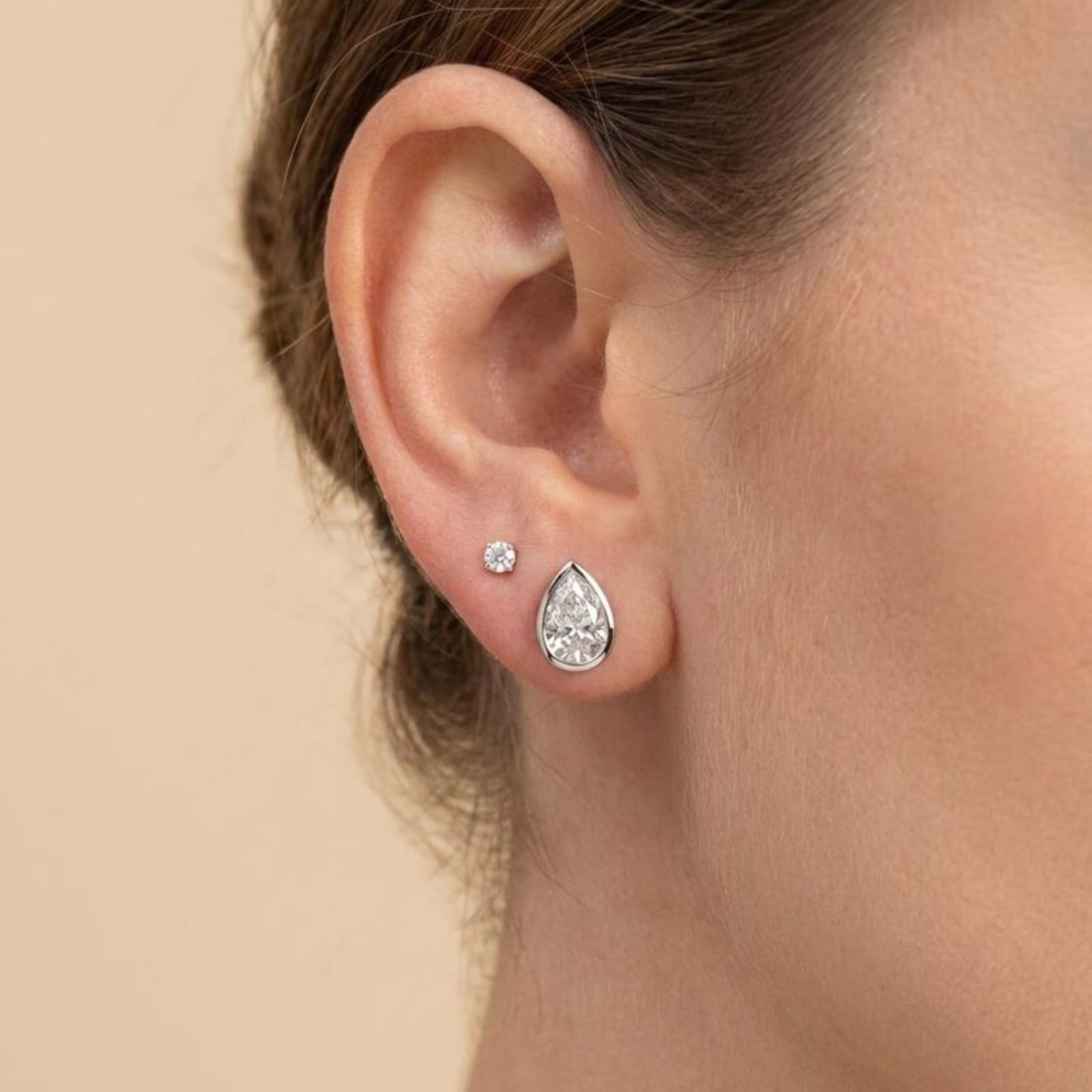 2 Ct Pear Cut VS1 IGI Certified Lab Grown Diamond Stud Earrings 14k White Gold