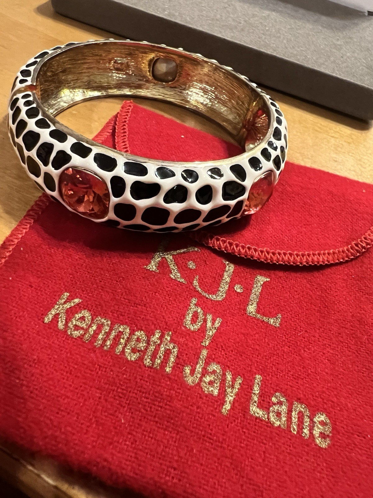 NEW Kenneth Jay Lane White Black Enamel Animal Print Stone Bracelet #3117