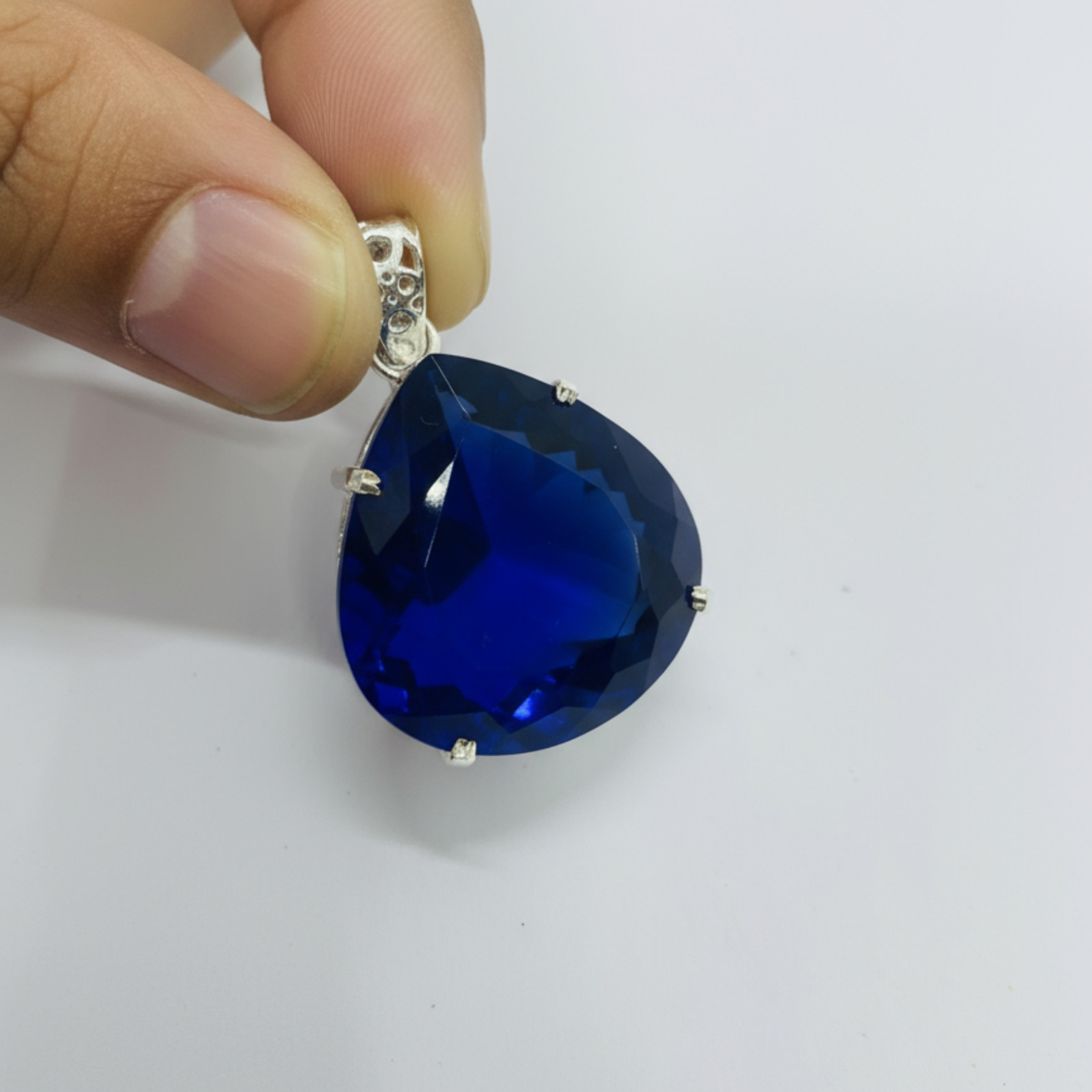 Blue Sapphire Teardrop Pendant – Elegant Gemstone Necklace with Free Chain