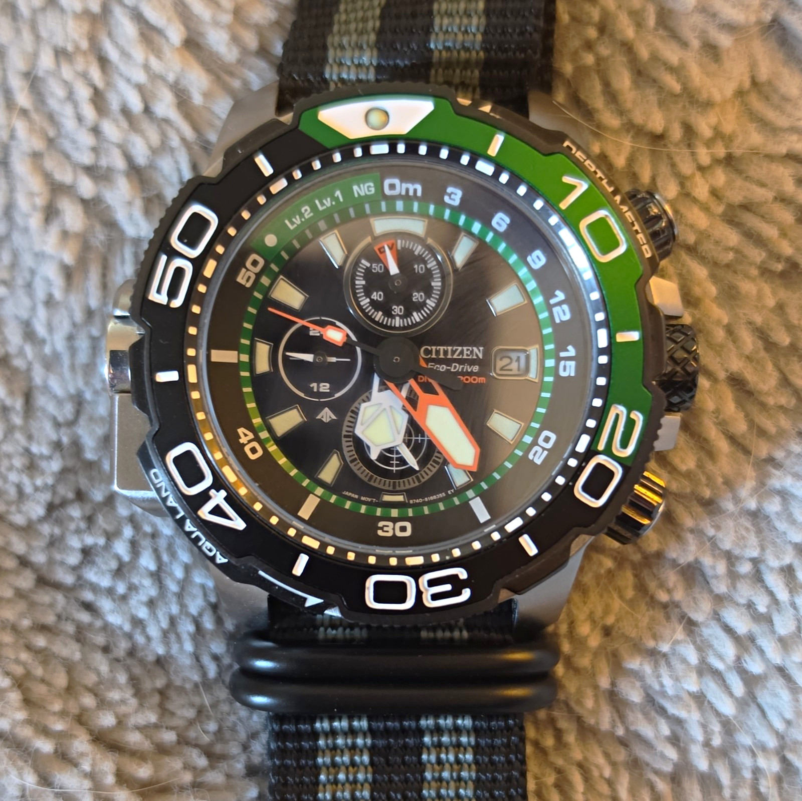 Citizen Eco-Drive Quartz Diver 200m Black Dial Date Black/Green Bezel Nylon